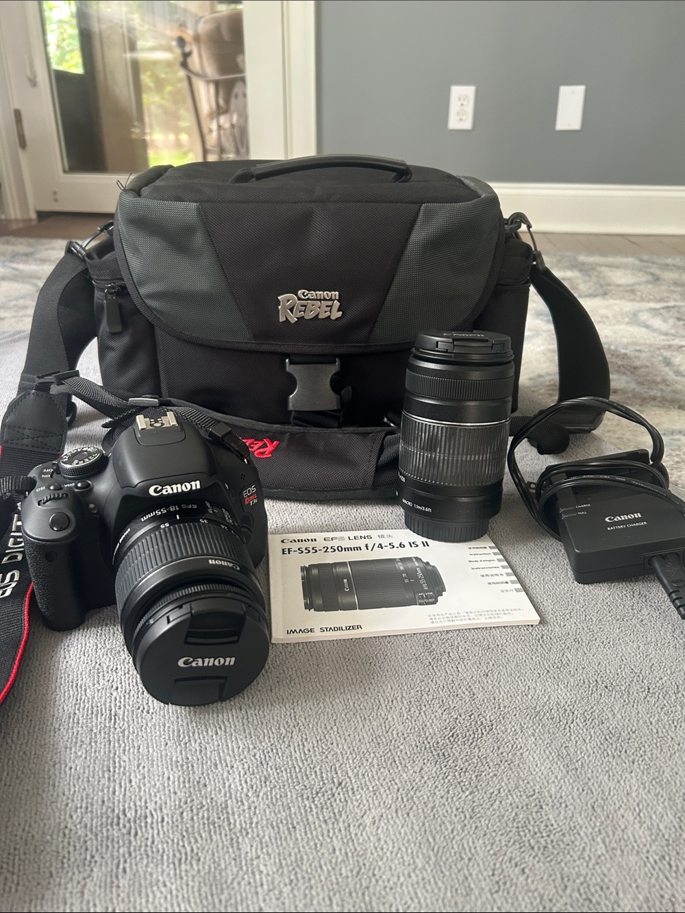 Canon EOS Rebel T3i Camera Kit in Black with Accessories